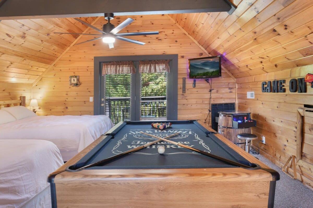 Ryes And Shine Bootlegger'S Cabin! Hot Tub* Pool* Arcade* Billiards *Ev * Pet Friendly Sevierville Exteriör bild