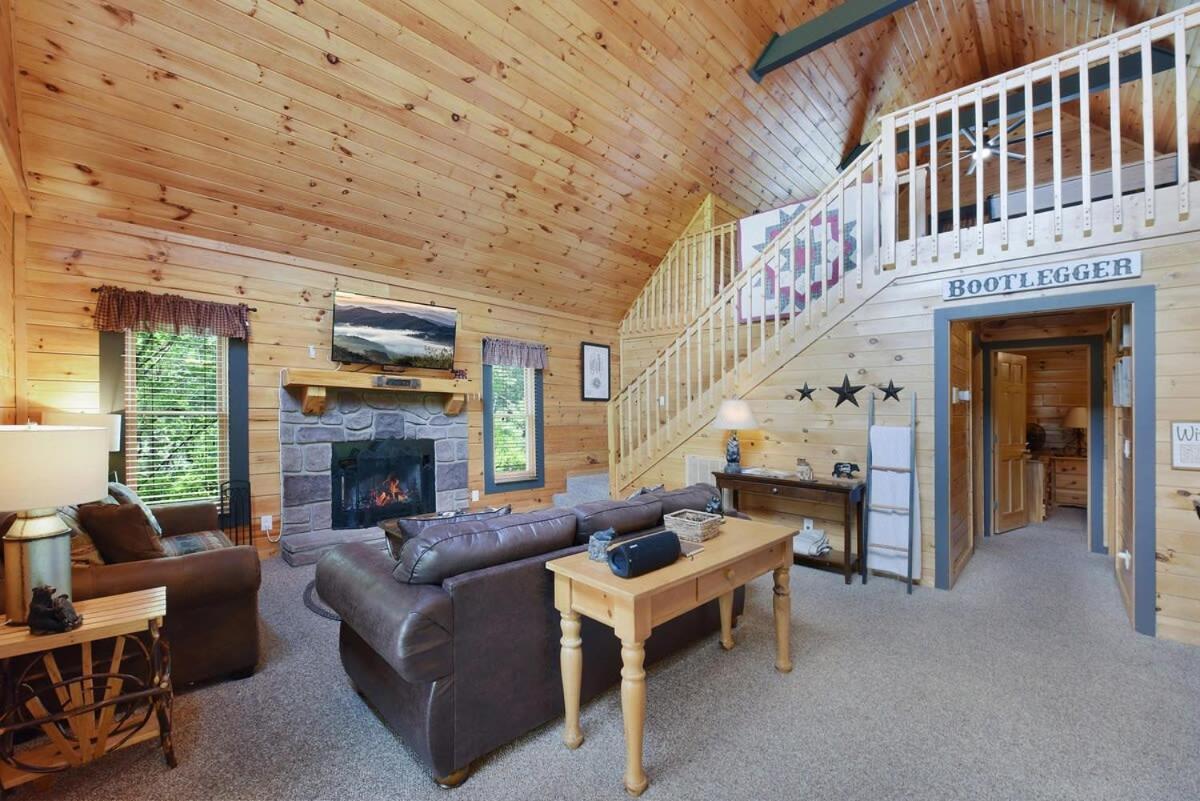Ryes And Shine Bootlegger'S Cabin! Hot Tub* Pool* Arcade* Billiards *Ev * Pet Friendly Sevierville Exteriör bild