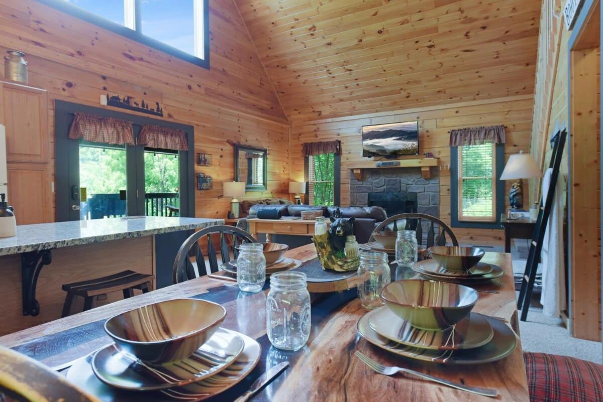 Ryes And Shine Bootlegger'S Cabin! Hot Tub* Pool* Arcade* Billiards *Ev * Pet Friendly Sevierville Exteriör bild