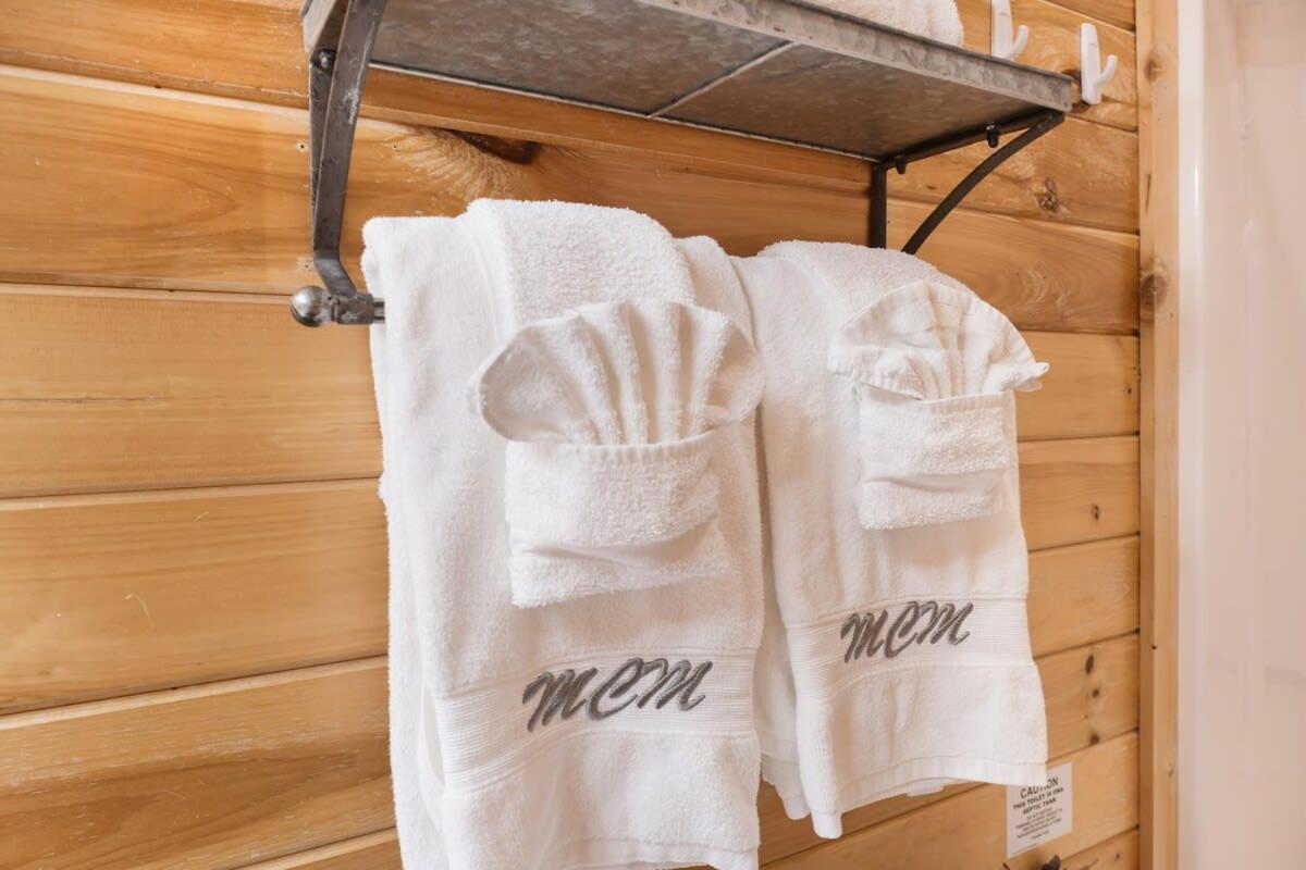 Ryes And Shine Bootlegger'S Cabin! Hot Tub* Pool* Arcade* Billiards *Ev * Pet Friendly Sevierville Exteriör bild