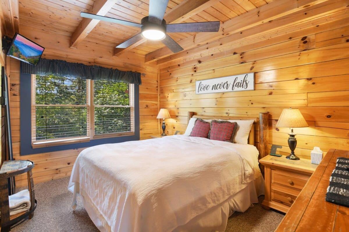Ryes And Shine Bootlegger'S Cabin! Hot Tub* Pool* Arcade* Billiards *Ev * Pet Friendly Sevierville Exteriör bild