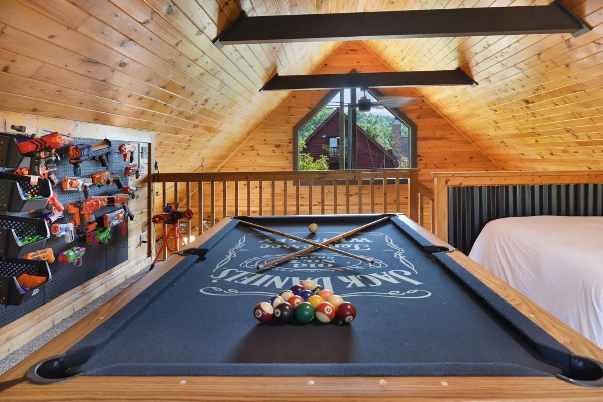Ryes And Shine Bootlegger'S Cabin! Hot Tub* Pool* Arcade* Billiards *Ev * Pet Friendly Sevierville Exteriör bild