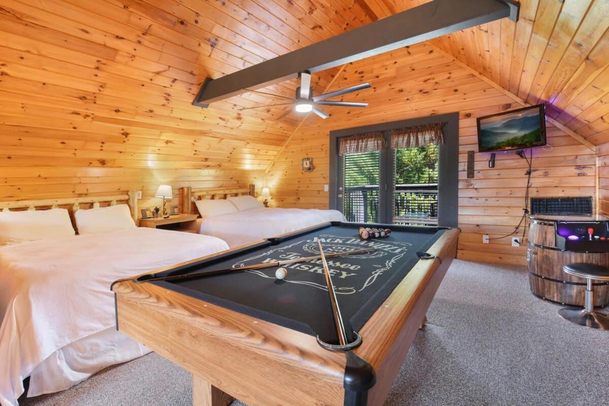 Ryes And Shine Bootlegger'S Cabin! Hot Tub* Pool* Arcade* Billiards *Ev * Pet Friendly Sevierville Exteriör bild