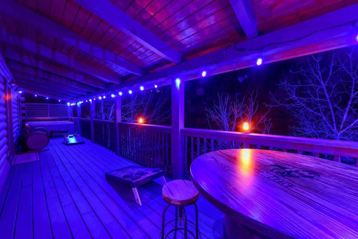 Ryes And Shine Bootlegger'S Cabin! Hot Tub* Pool* Arcade* Billiards *Ev * Pet Friendly Sevierville Exteriör bild