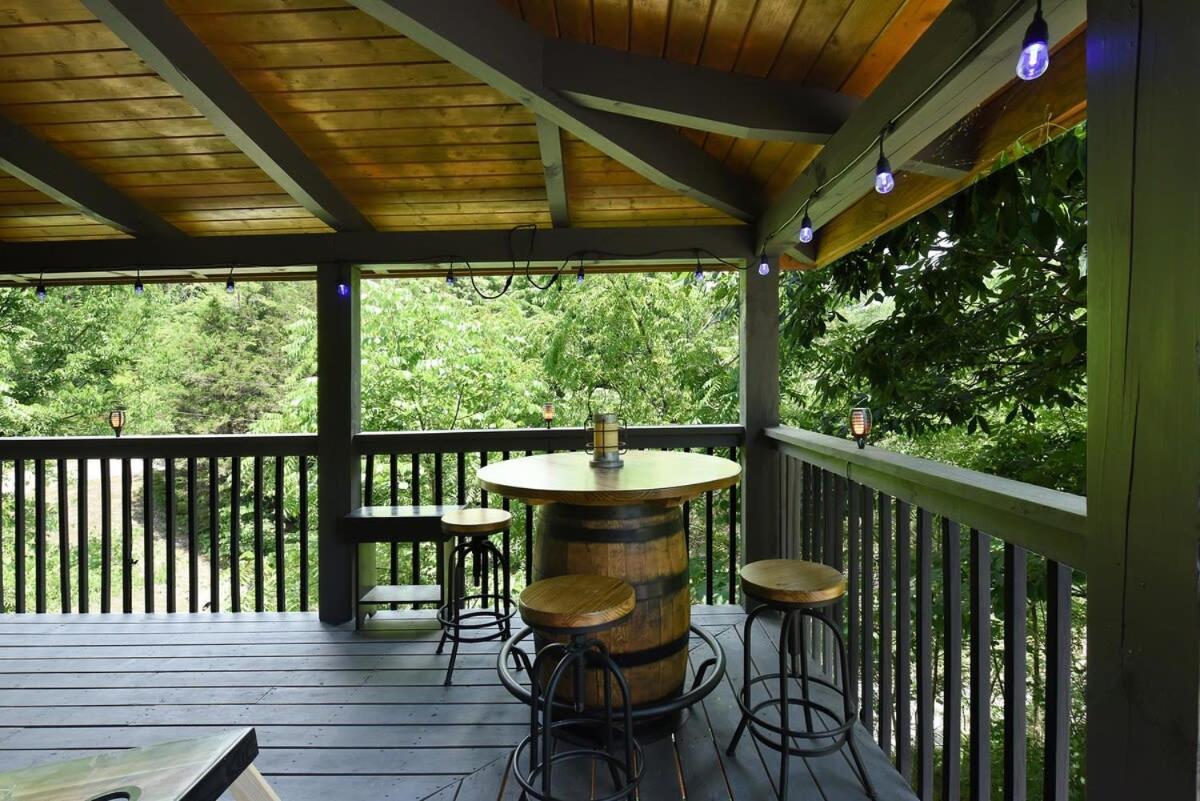 Ryes And Shine Bootlegger'S Cabin! Hot Tub* Pool* Arcade* Billiards *Ev * Pet Friendly Sevierville Exteriör bild