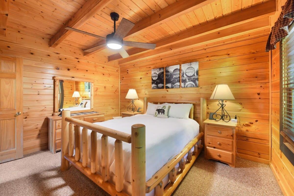Ryes And Shine Bootlegger'S Cabin! Hot Tub* Pool* Arcade* Billiards *Ev * Pet Friendly Sevierville Exteriör bild
