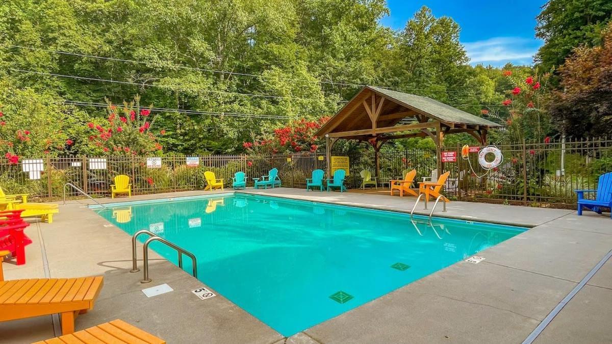 Ryes And Shine Bootlegger'S Cabin! Hot Tub* Pool* Arcade* Billiards *Ev * Pet Friendly Sevierville Exteriör bild